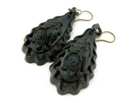 victorian-mourning-earrings