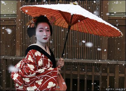 geisha under parasol